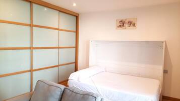 1 quarto, ferros/tábuas de passar roupa, Wi-Fi, roupa de cama