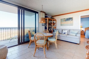 Televisión, libros, servicios de streaming y estéreo 