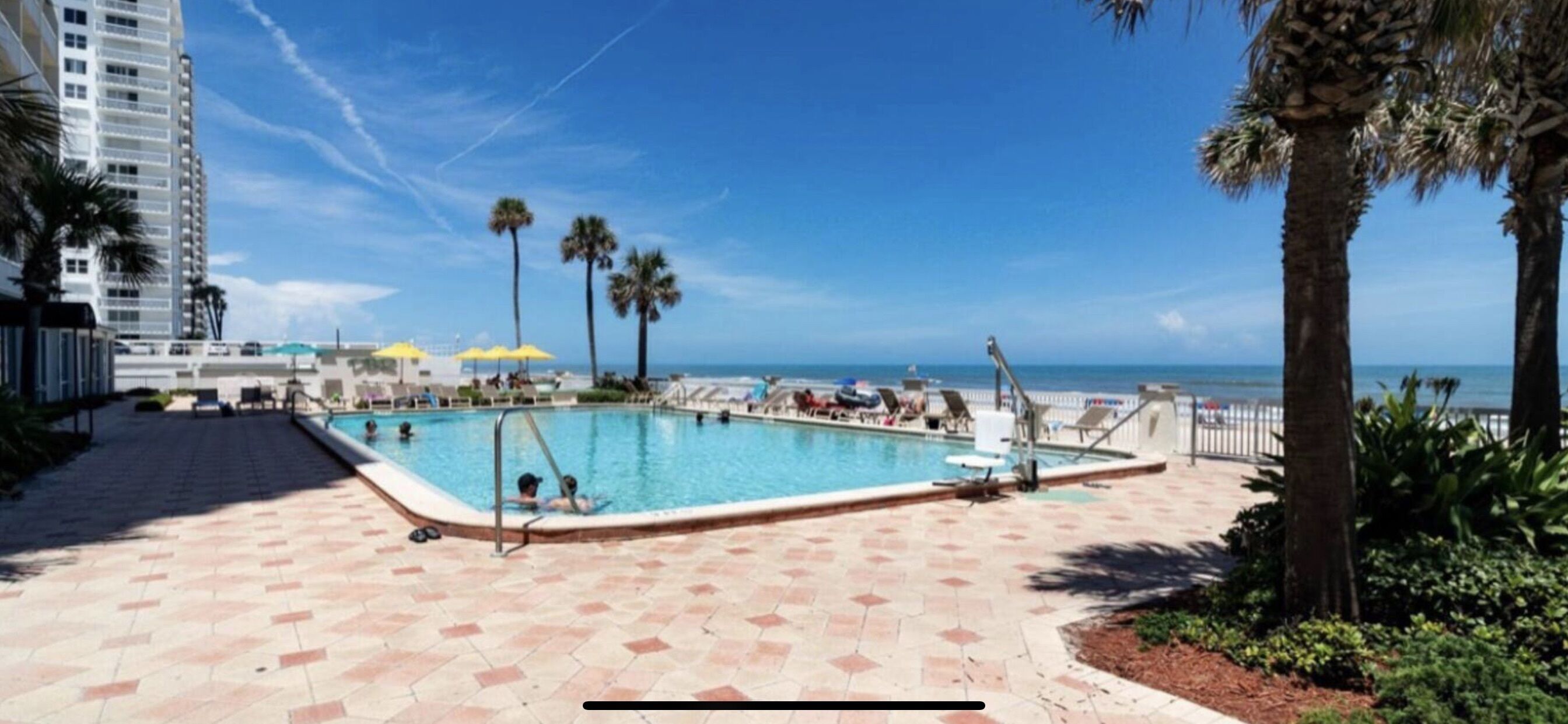 Piscine couverte, piscine extérieure