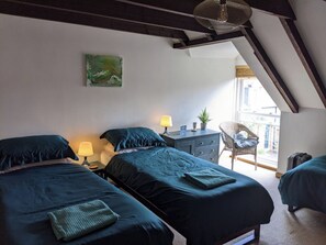 2 Schlafzimmer, Betten mit Memory-Foam-Matratzen, kostenloses WLAN