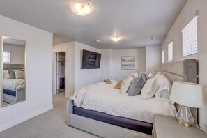 3 bedrooms, desk, iron/ironing board, travel cot - Gateway to Zion-Beautiful BRAND NEW 3 bed/2.5 bath (Washington)