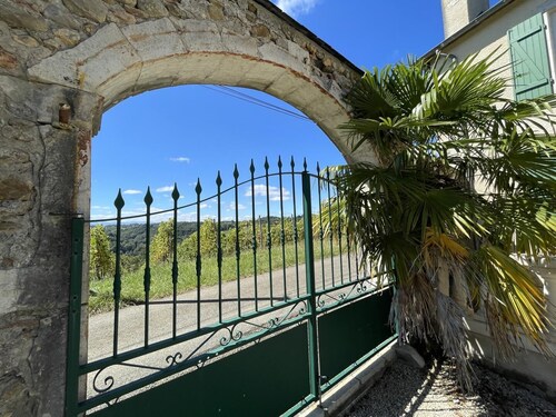 Lacoste - Laroin - Gîte