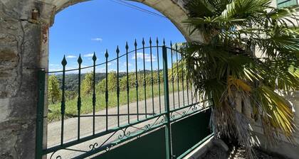 Lacoste - Laroin - Gîte