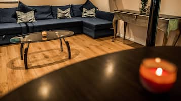 Televisor de pantalla plana de 40 polzades amb canals digitals