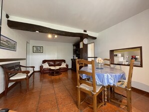 Dining - Barrukia - Uhart-cize (UHART-CIZE)