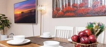 BirchHill Retreat Great Location1+Garage+Aurora