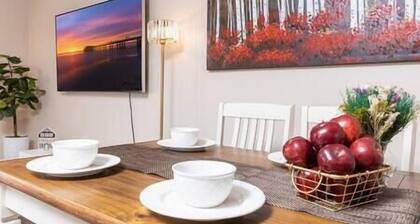 BirchHill Retreat Great Location1+Garage+Aurora