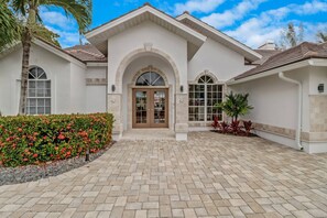 Exterior - 2203 Cape Coral Pkwy W (Cape Coral)