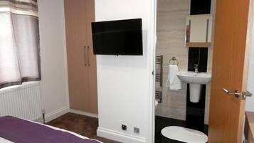 Individually furnished, desk, laptop workspace, free WiFi