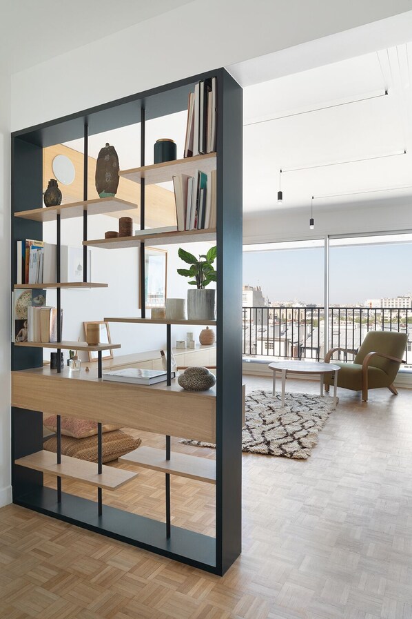 Interior - Amazing view on Paris, balcony and modern apartment (Paris)