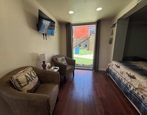 1 bedroom, WiFi, bed sheets - RR Medicine Park Tiny House Slp 4 1BR/1BA - 1 bed (Medicine Park)