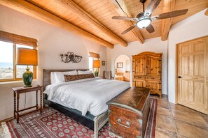 3 habitaciones, tabla de planchar con plancha, internet y ropa de cama 