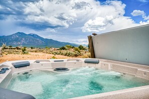 Tina de hidromasaje al aire libre