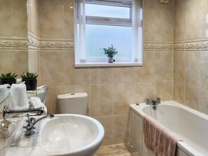 Towels - 3 bedroom accommodation in Plains, near Glasgow (Plains, near Glasgow)