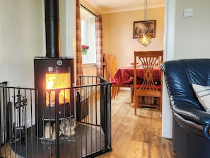 Interior - 3 bedroom accommodation in Plains, near Glasgow (Plains, near Glasgow)