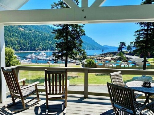 Bayside! - Spectacular views of the marina; Walk to Rosario Resort for dinner!