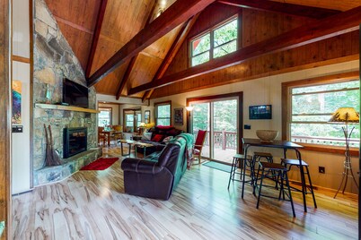 Creekside mountain cabin with firepit, deck, grill, Ping-Pong, and fireplace