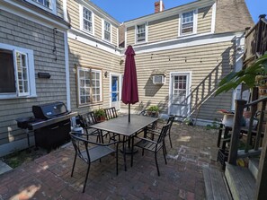 تناول الطعام بالخارج