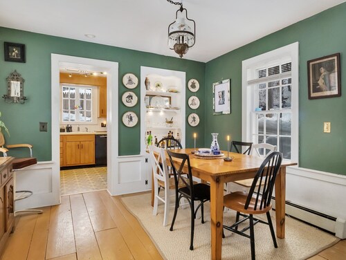 4 BR Antique Provincetown Single Family Home in the Center of Town - Sleeps 9!