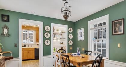 4 BR Antique Provincetown Single Family Home in the Center of Town - Sleeps 9!