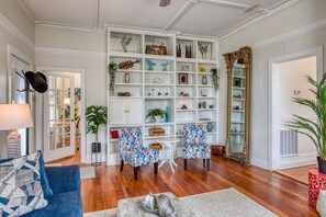 Ferienhaus (Little Yellow Cottage on Water Street) | Außenbereich