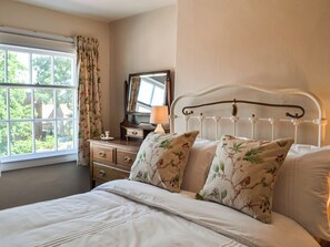 3 quartos, Wi-Fi de cortesia, roupa de cama