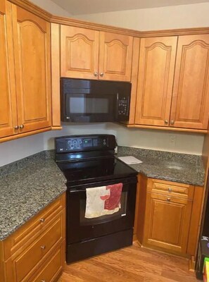 Private kitchen - 8 Miles to Beach/ Dog friendly/ public Pool (Wilmington)