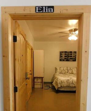 1 quarto, Wi-Fi de cortesia, roupa de cama