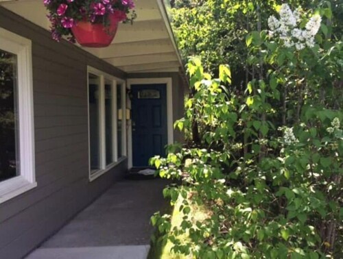 Bootlegger Cove House - Downtown Anchorage