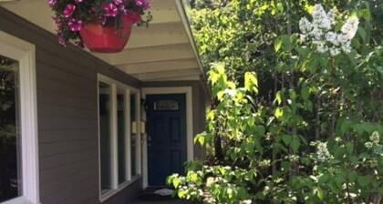 Bootlegger Cove House - Downtown Anchorage