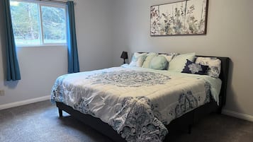 2 bedrooms, desk, iron/ironing board, free WiFi