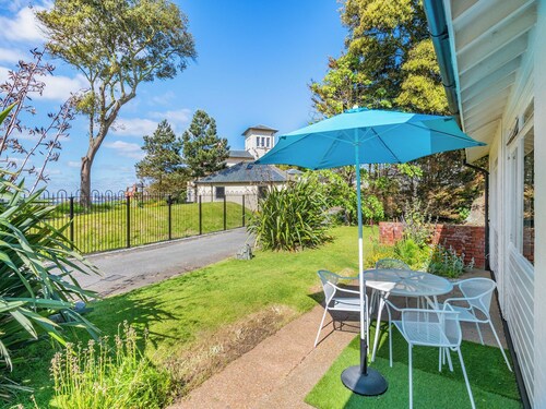 2 bedroom accommodation in Felixstowe