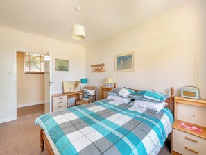 2 bedrooms, free WiFi, bed sheets - 2 bedroom accommodation in Felixstowe (Felixstowe)