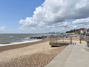 Fishing - 2 bedroom accommodation in Felixstowe (Felixstowe)