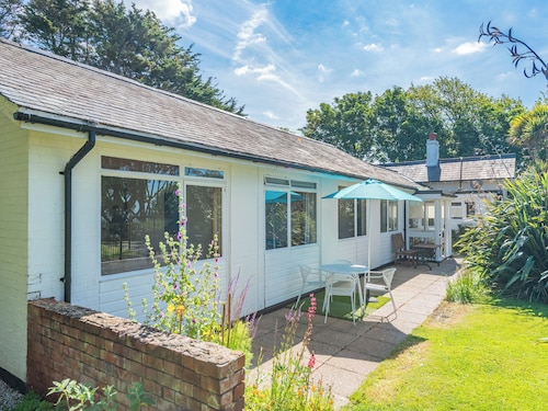 2 bedroom accommodation in Felixstowe