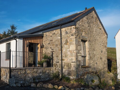 2 bedroom accommodation in Near Laurieston