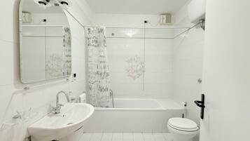 Bruser, bidet, håndklæder