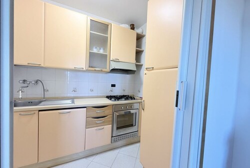 S204 - Sirolo, three-room apartment with large terrace overlooking the sea