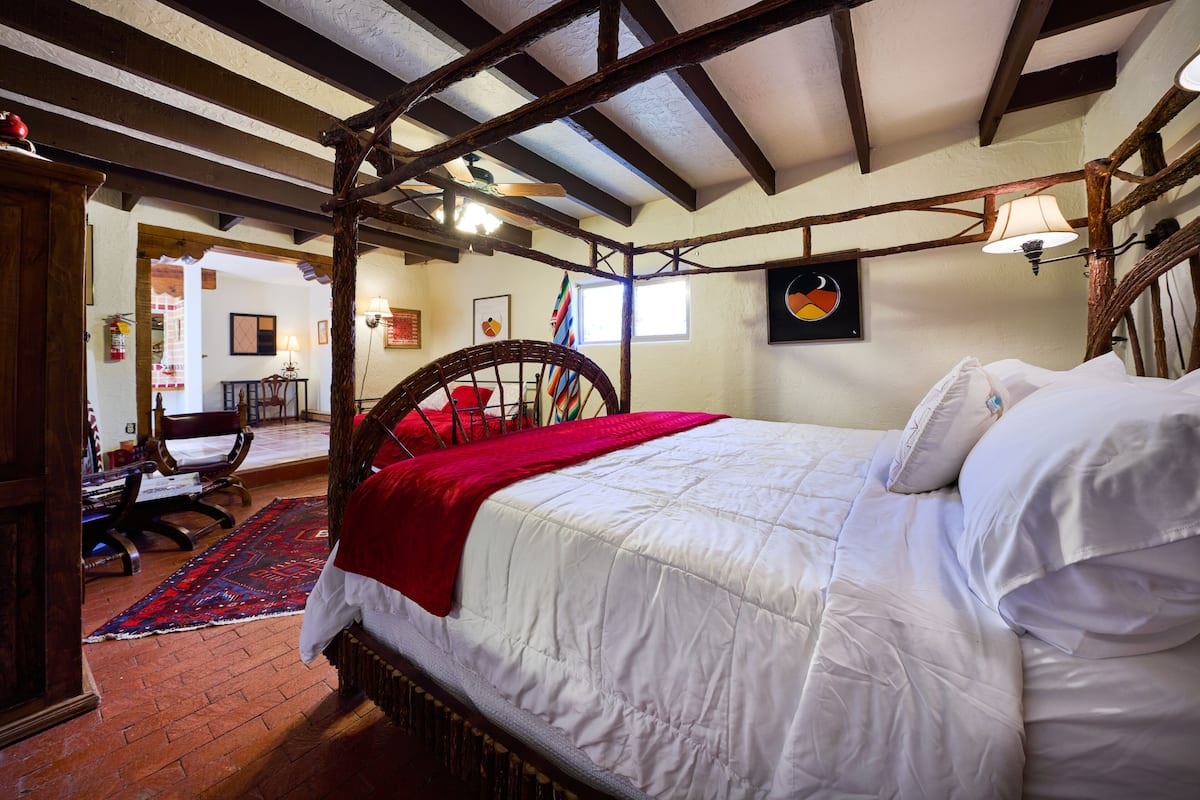 Standard Suite, 1 Bedroom, Non Smoking (Room Four)