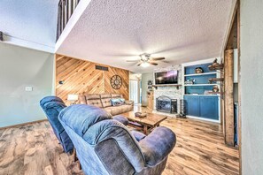 TV, fireplace, DVD player, video library - Pet-Friendly Ruidoso Cabin w/ Deck & Grill! (Ruidoso)