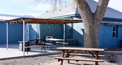 Carmen's Marfa Boutique Hotel/Elsie King Bedroom En-Suite