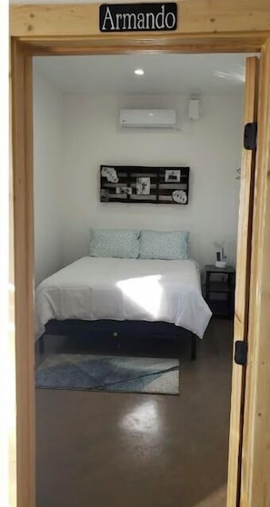 1 bedroom, free WiFi, bed sheets - Carmen's Marfa Hotel/Armando Room 1 Queen Bed (Marfa)