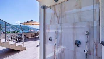 Douche de la salle de bain