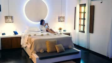 Premium Room | Premium bedding, down comforters, memory foam beds, minibar