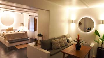 Premium Room | Premium bedding, down comforters, memory foam beds, minibar