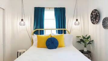 3 makuuhuonetta, työpöytä, silitysrauta/-lauta, ilmainen Wi-Fi