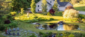 Hot tub, sauna, arcade, 18 acres