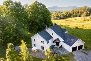 Exterior - Hot tub, sauna, arcade, 18 acres (Johnson)