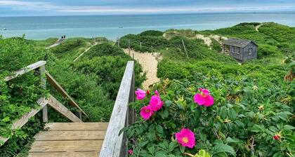 Charming Historic Downtown Cottage
