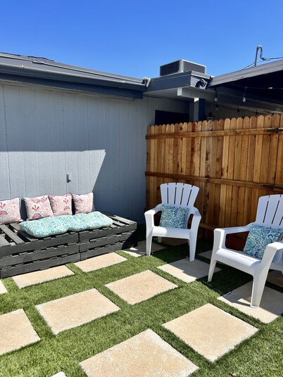 CUTE DOG FRIENDLY STUDIO PROPERTY